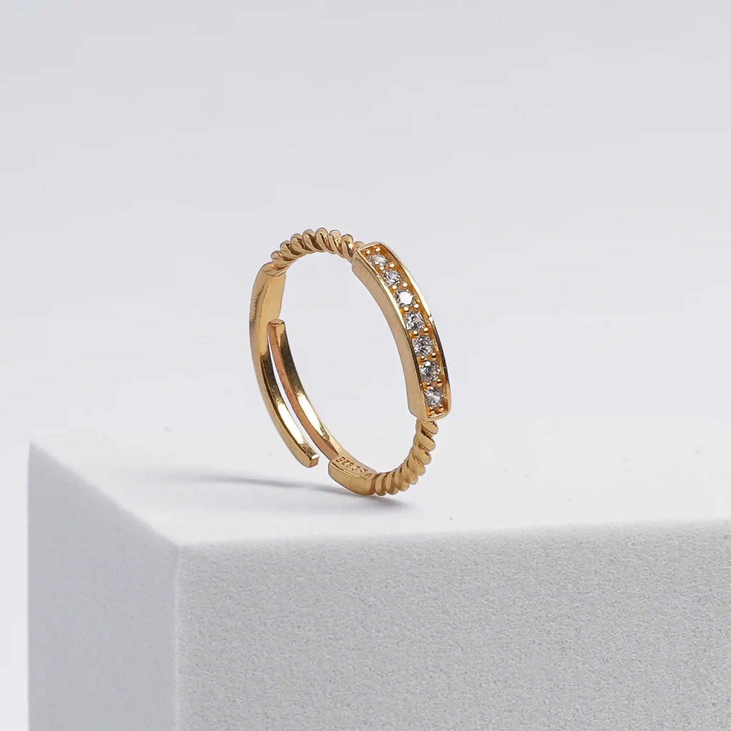 Radiance Entwined Ring
