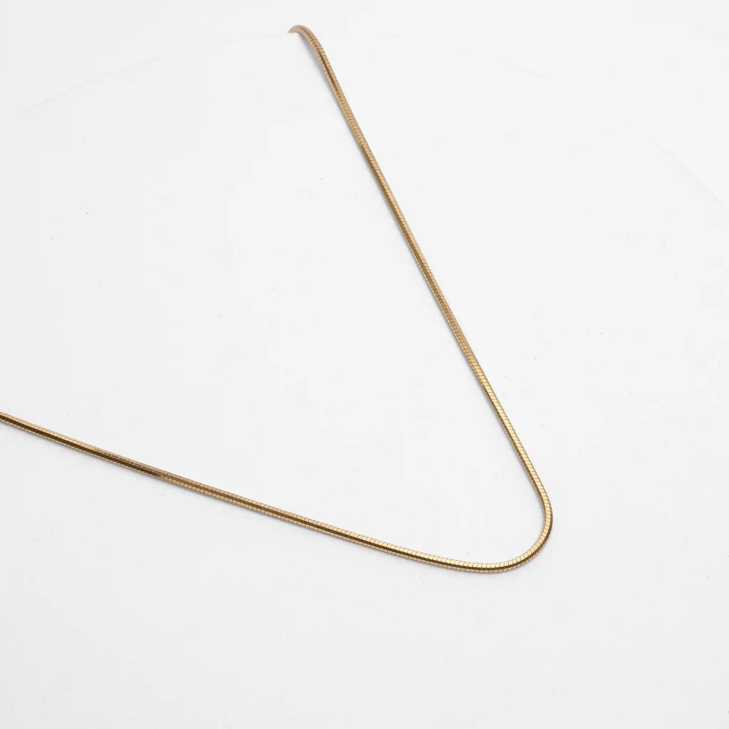 Luminous Loop Chain