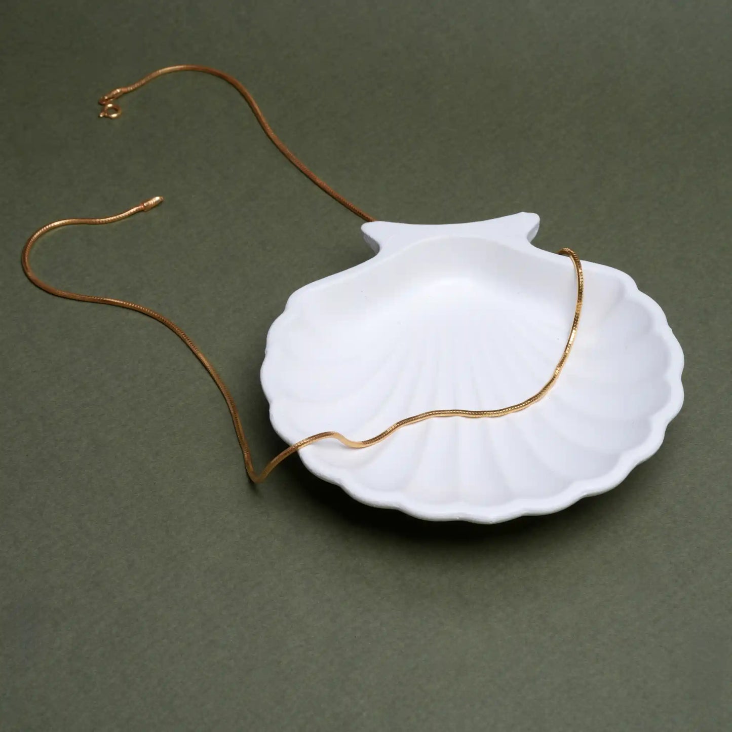 Luminous Loop Chain